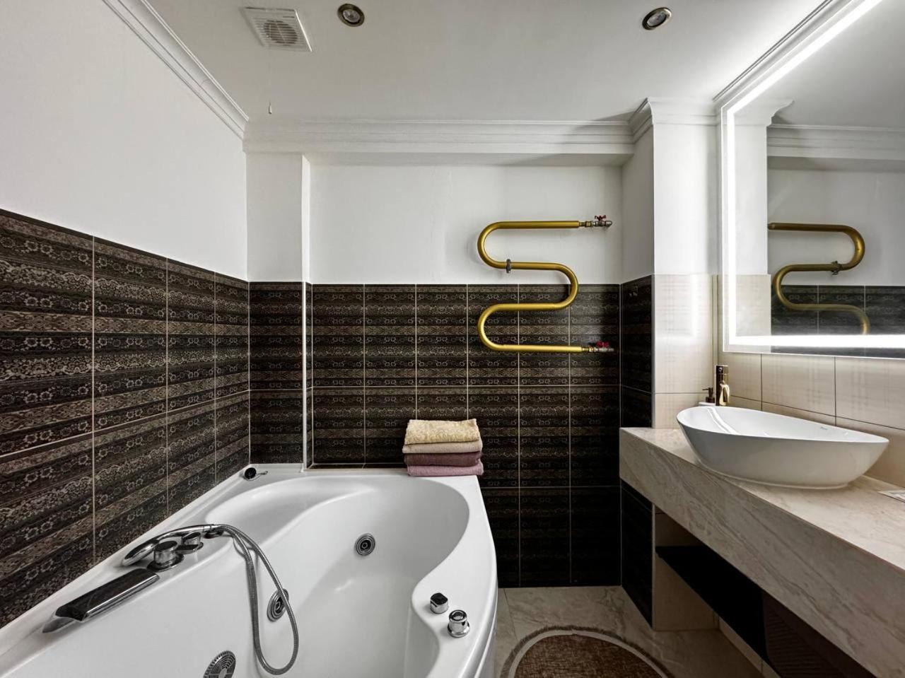 Deribasivska 10 Luxury Apartment Odessa Extérieur photo